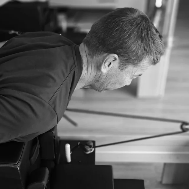 🌱LA EXTENSIÓN DE COLUMNA: UN PILAR FUNDAMENTAL EN PILATES🌱

La extensión de columna es un movimiento esencial en el Método Pilates que va más allá de simplemente arquear la espalda. Se trata de activar la musculatura más profunda para sostener , alargar y movilizar la columna vertebral de forma segura.

⭐️Alarga tu columna con Pilates y sentirás el beneficio!

VEN A CONOCERNOS A @letspilatesalgorta , TE ESPERAMOS!!!

#pilateslife #pilates #pilateslovers #pilatesmaquinas #extension #columna #salud #bienestar #letspilates #algorta #getxo #bilbao #vizcaya